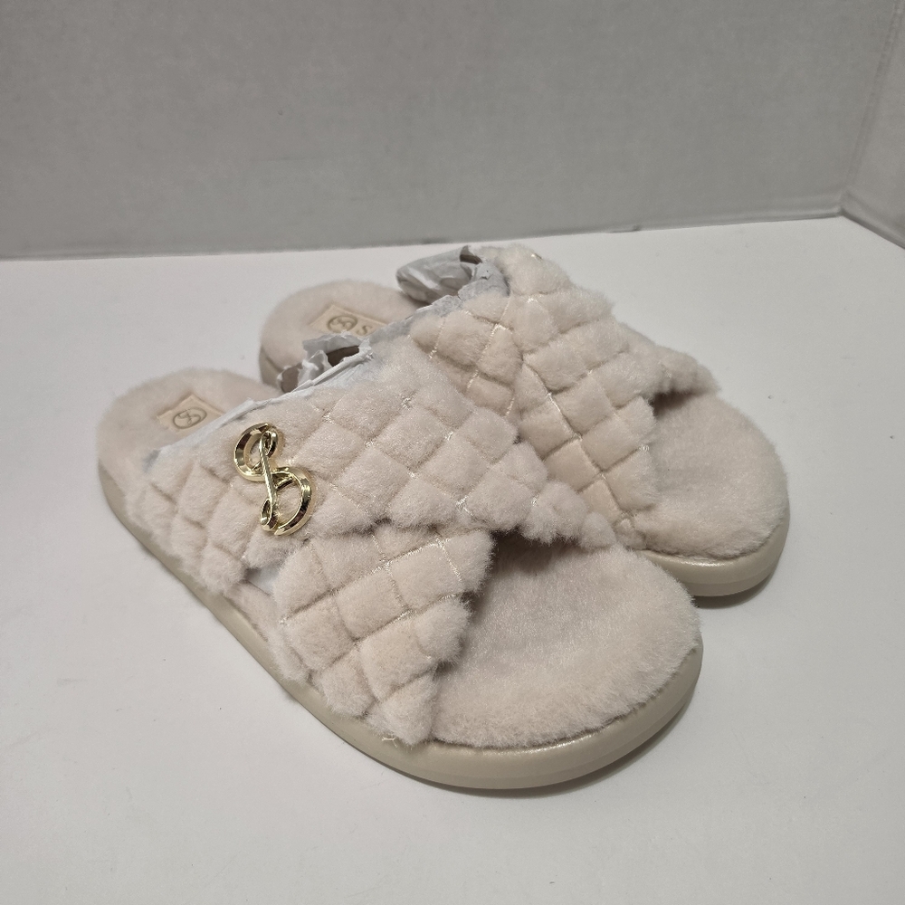 Sam & Libby Fern Vanilla Shearling Womens Fuzzy‎ Furry Slip On Slippers NIB 9